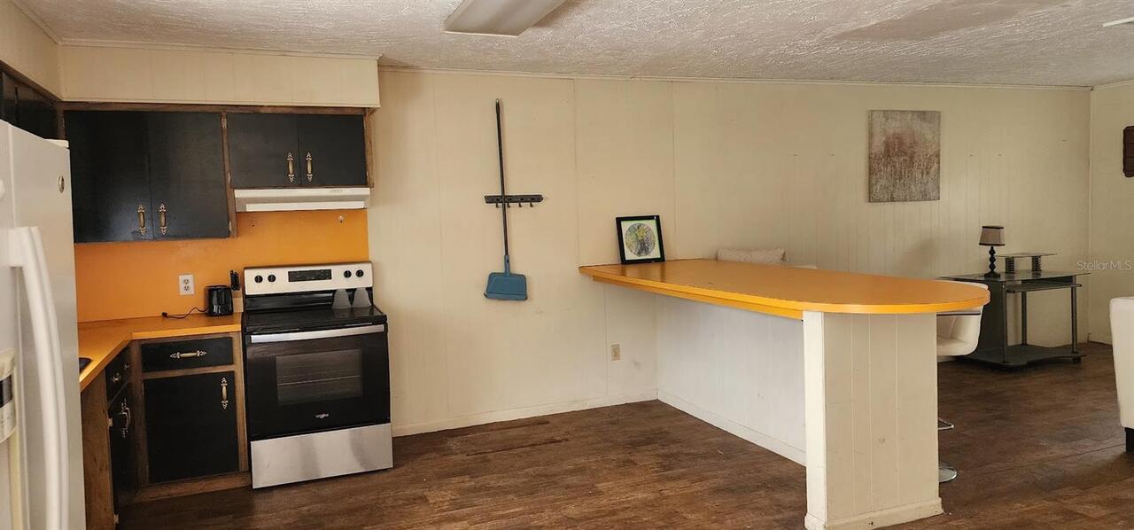 Listing Photo 8