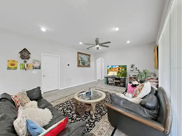 Listing Photo 28