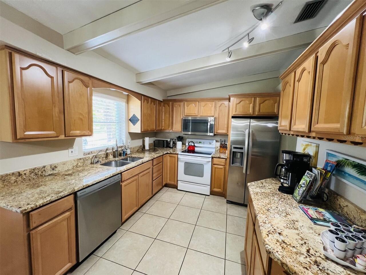 Listing Photo 11