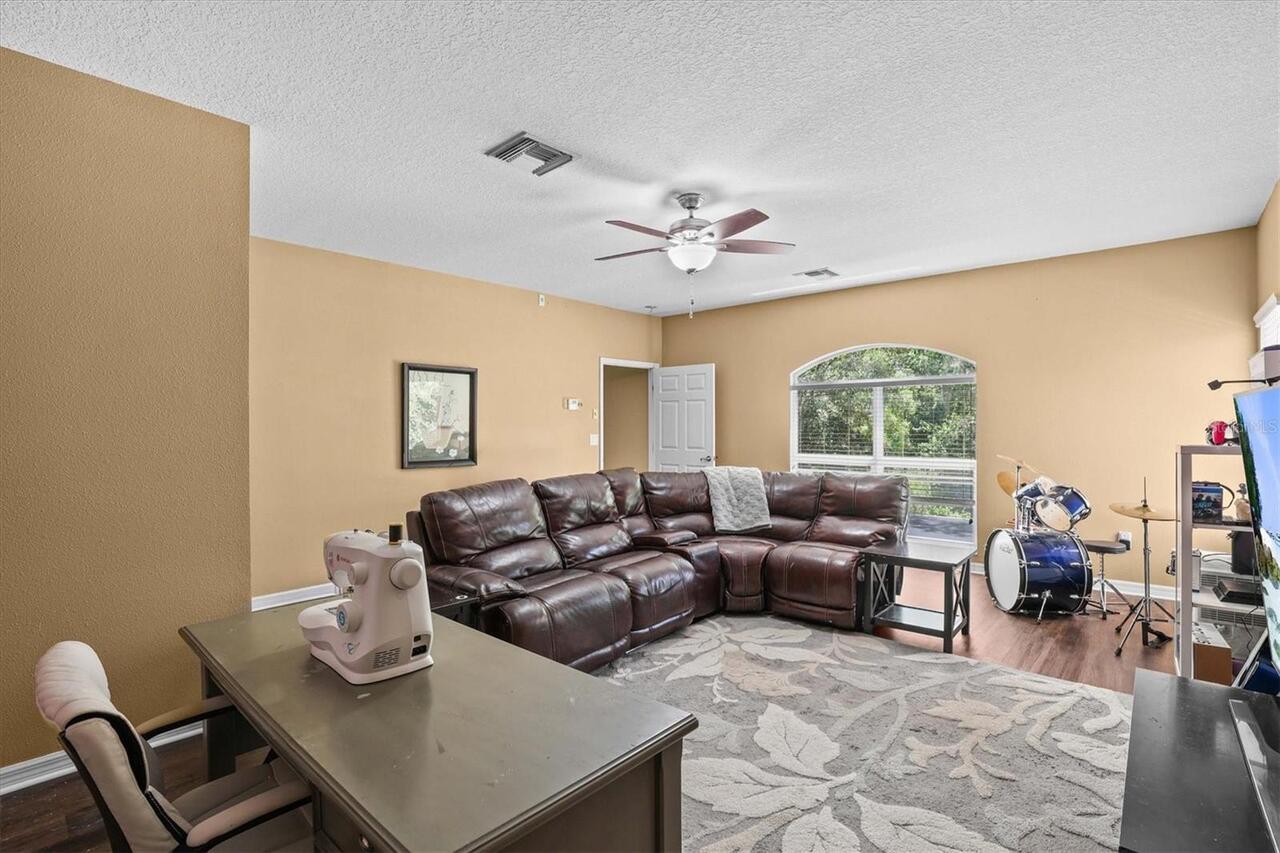 Listing Photo 32