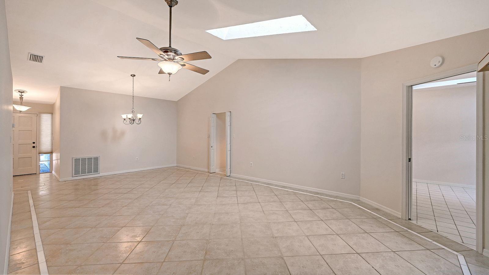 Listing Photo 12