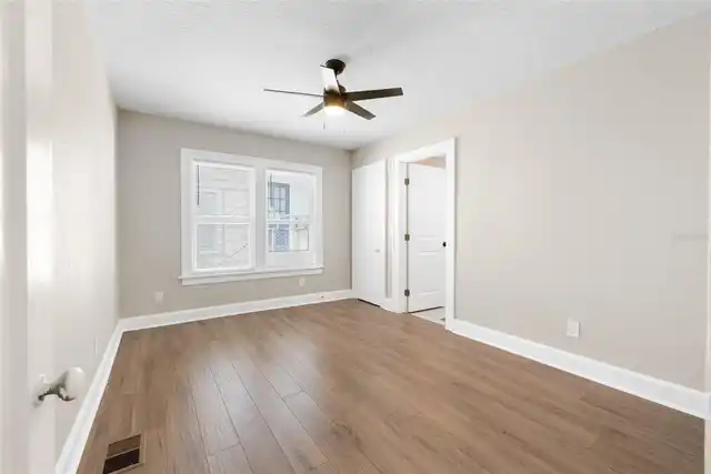Listing Photo 9