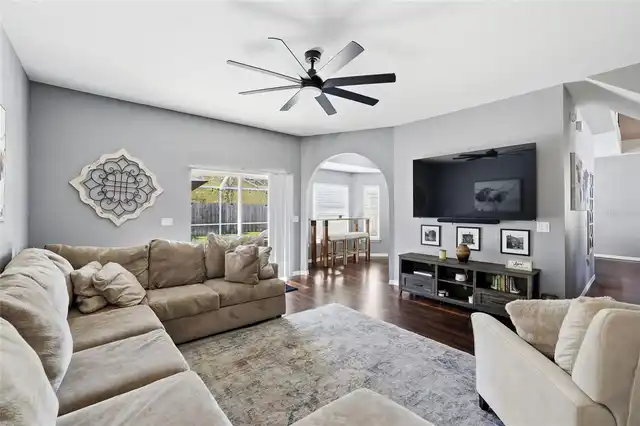 Listing Photo 10