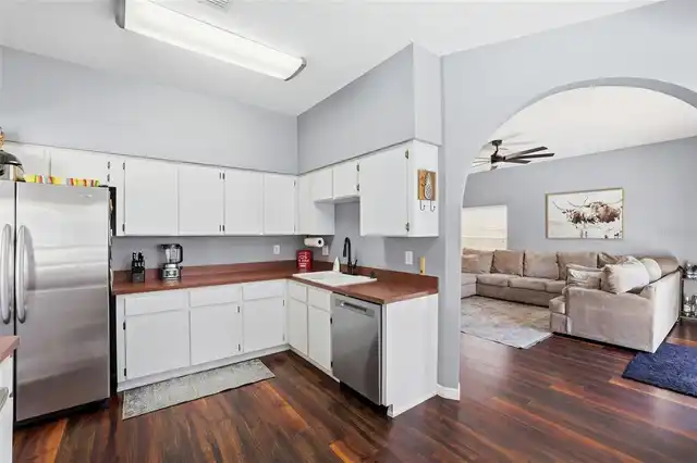 Listing Photo 16