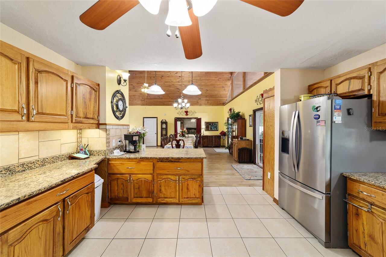 Listing Photo 11