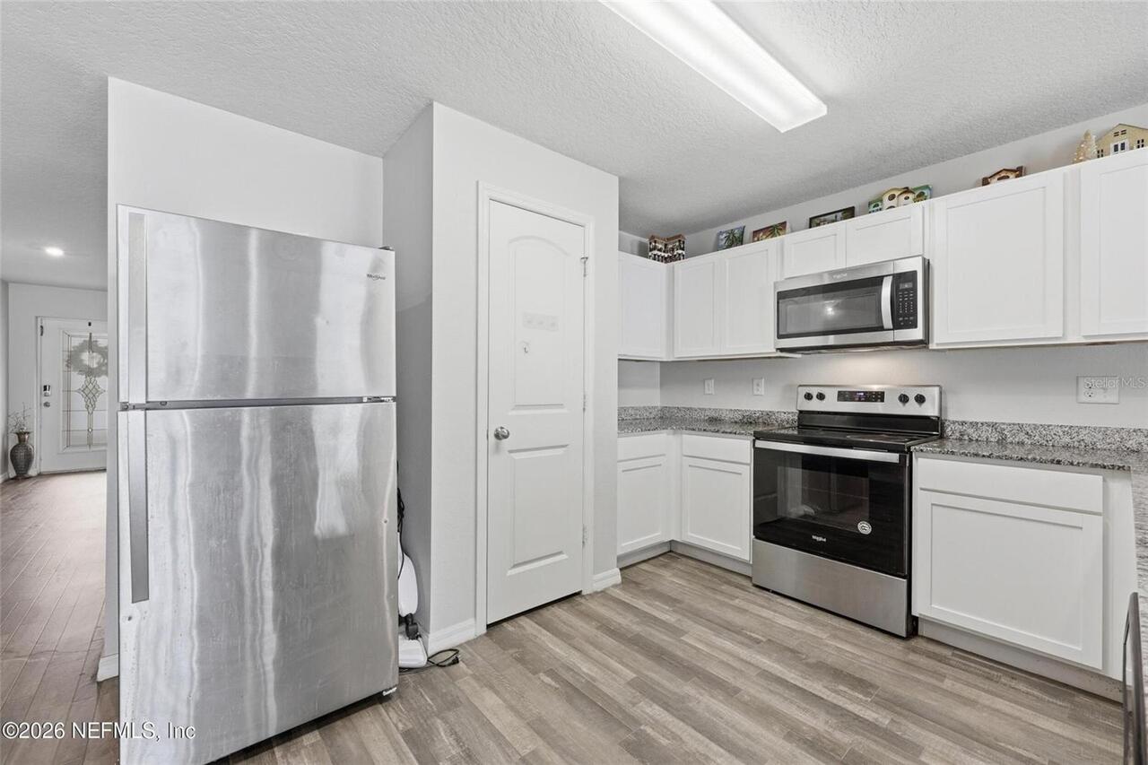 Listing Photo 10