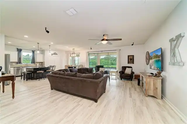 Listing Photo 9