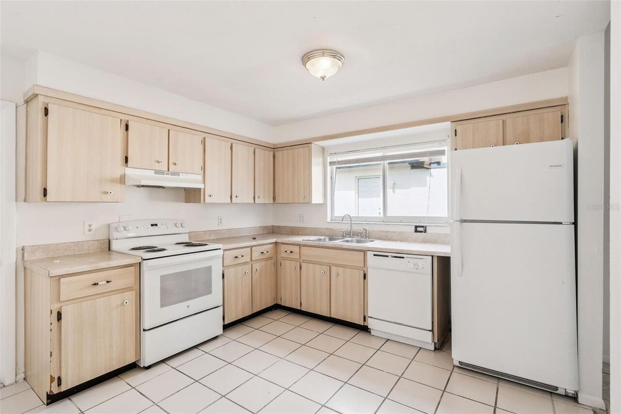 Listing Photo 12