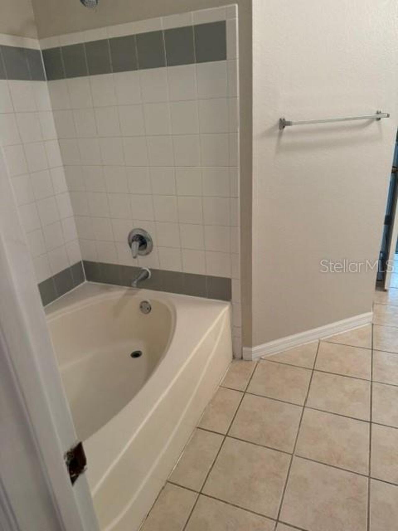 Listing Photo 12
