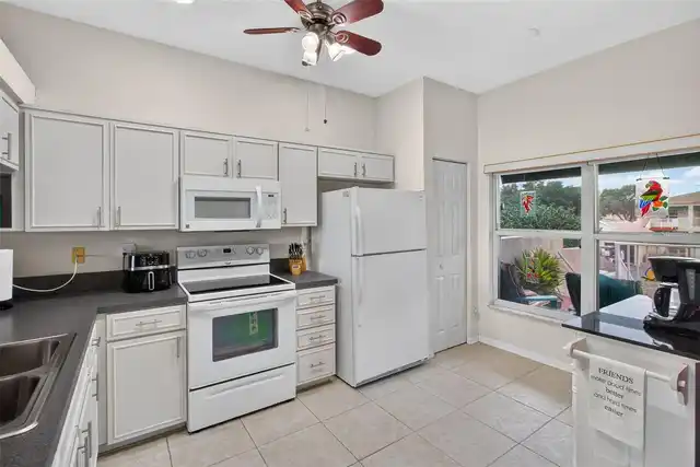 Listing Photo 7