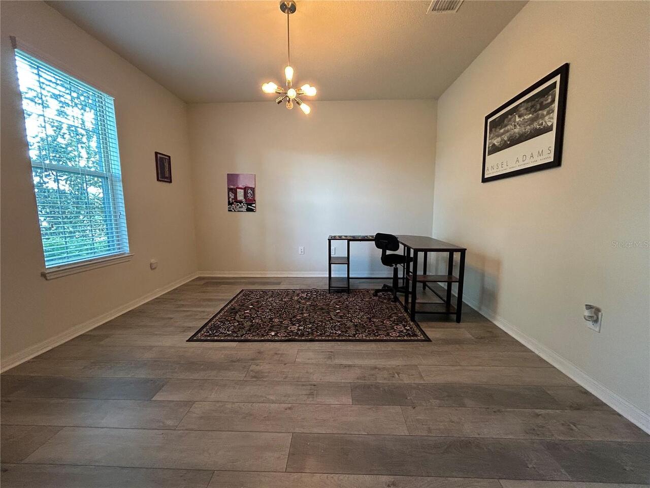 Listing Photo 12