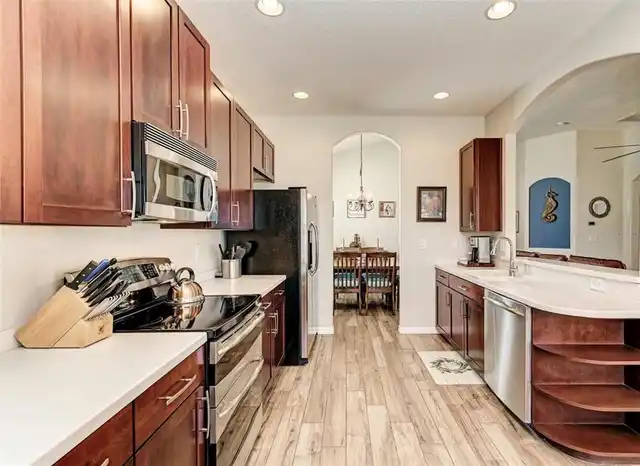 Listing Photo 8