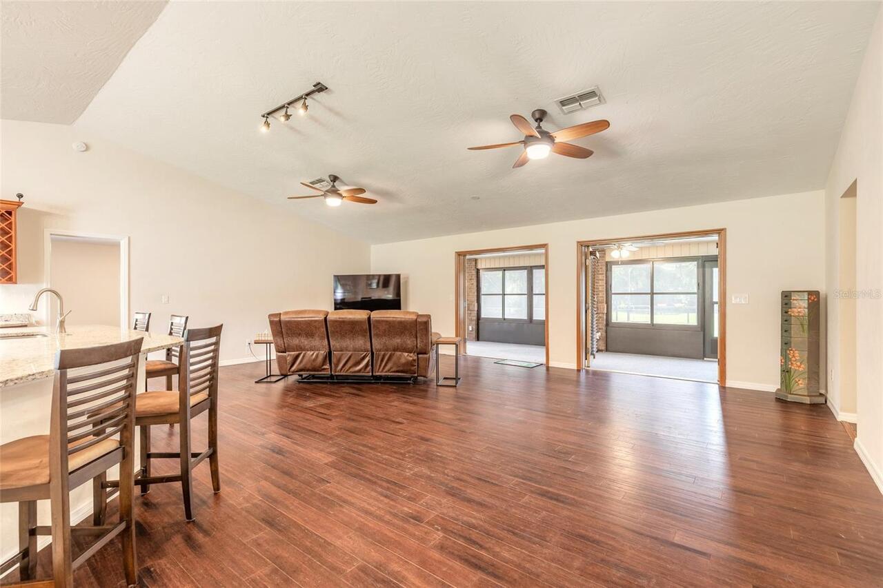Listing Photo 17