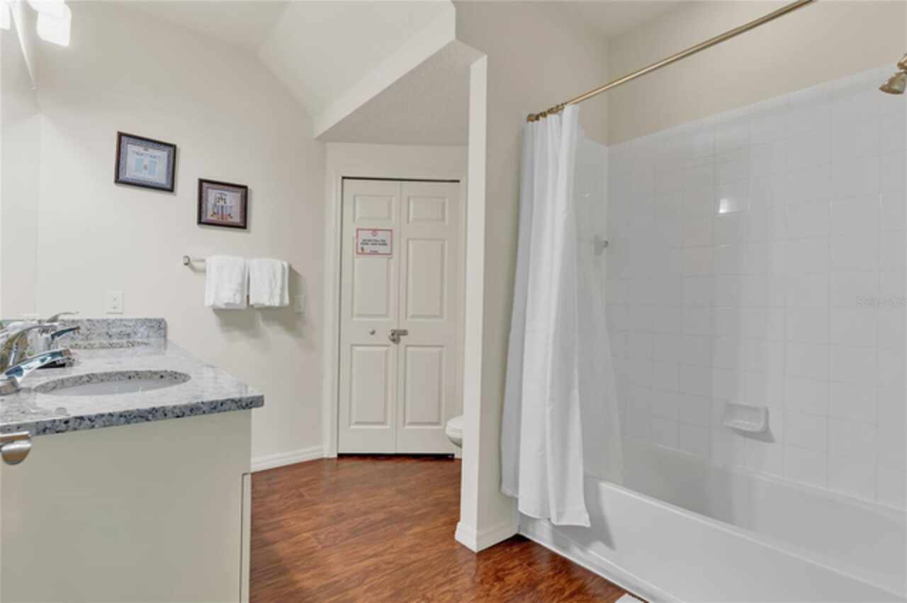 Listing Photo 12