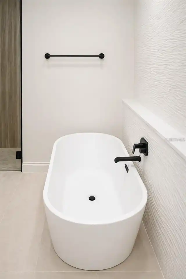 Listing Photo 19