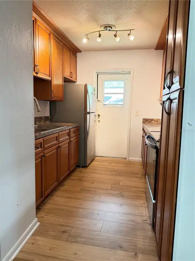 Listing Photo 7