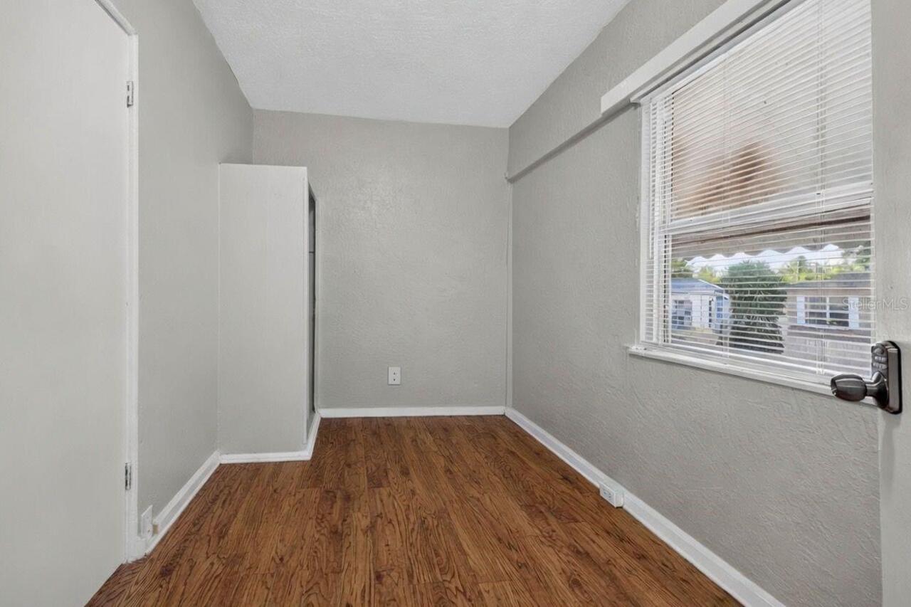 Listing Photo 16