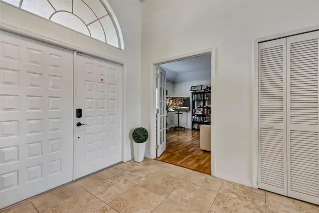 Listing Photo 12