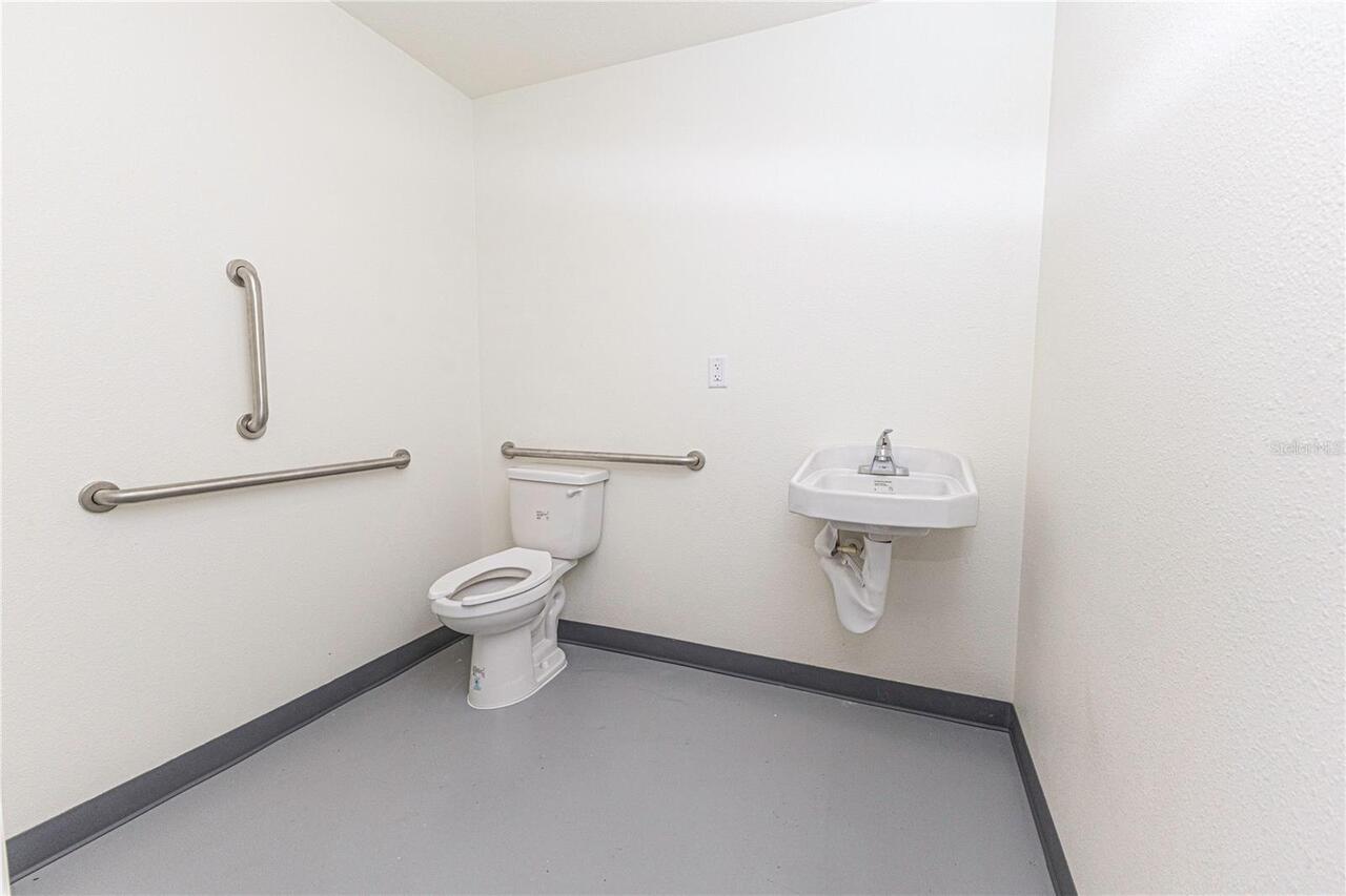 Listing Photo 10