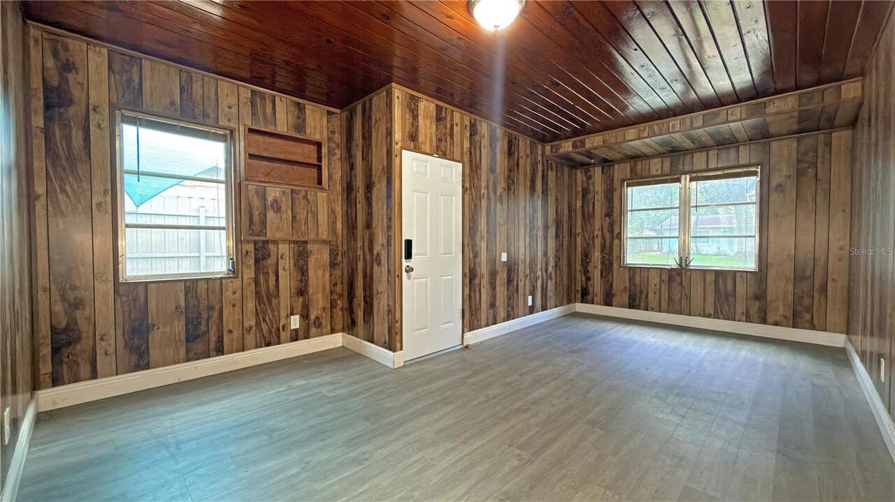 Listing Photo 9