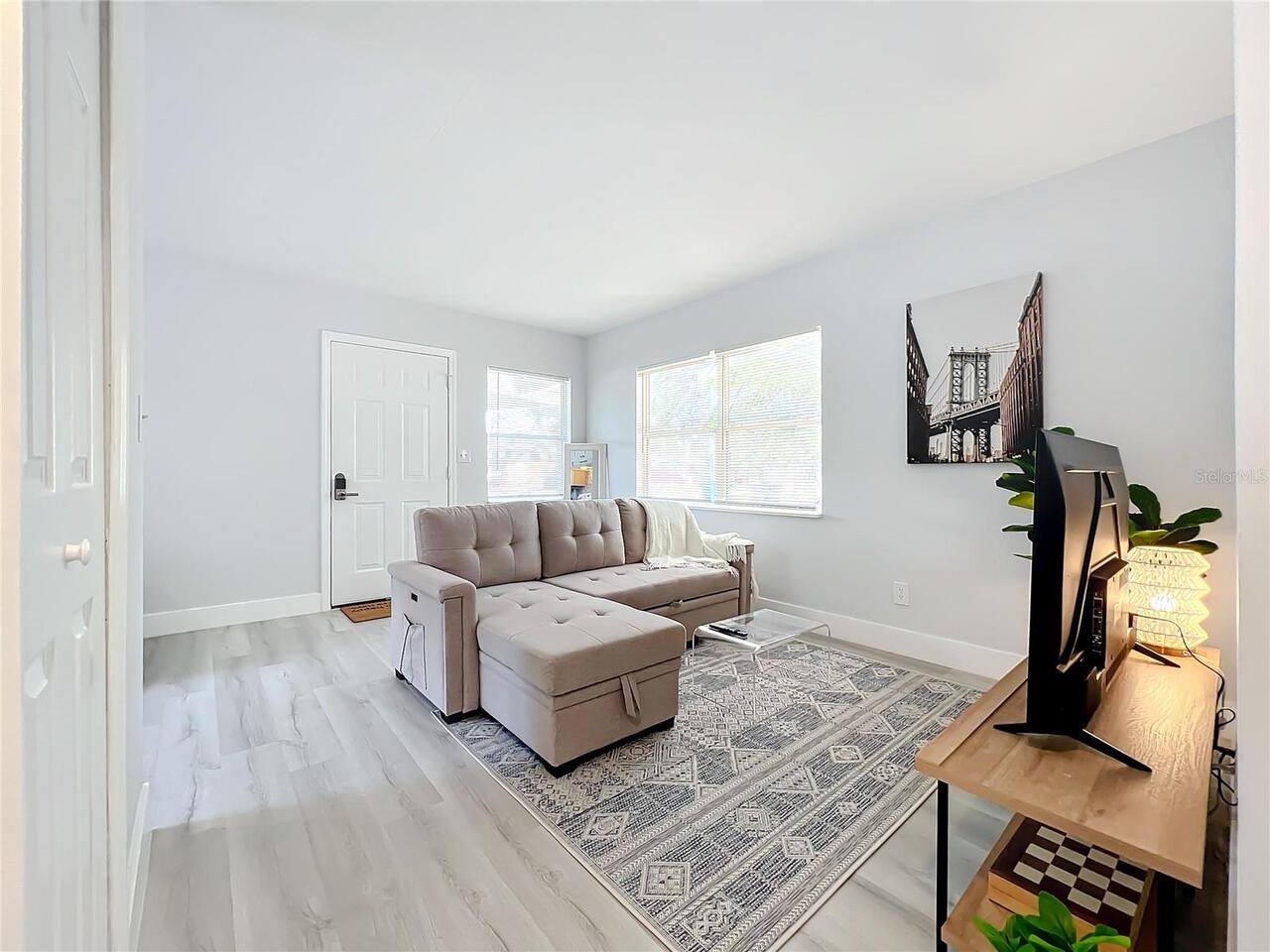 Listing Photo 12