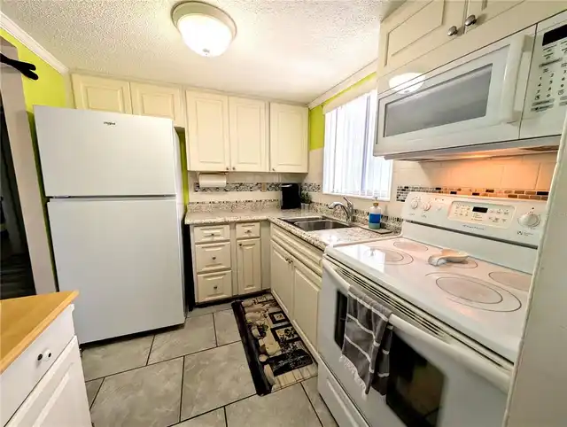 Listing Photo 7