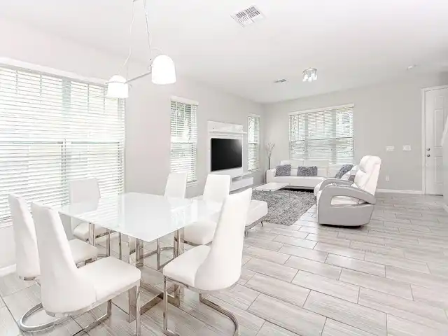 Listing Photo 9