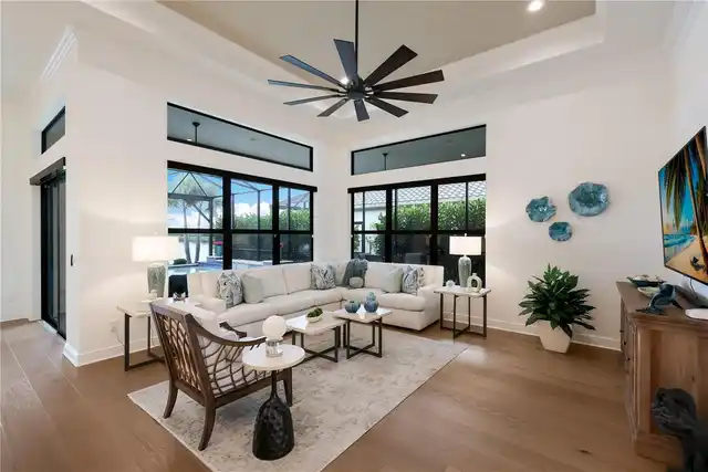 Listing Photo 8