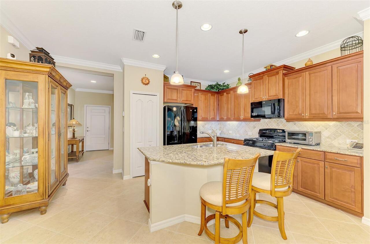 Listing Photo 12