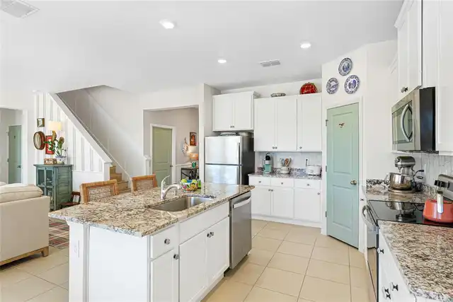 Listing Photo 11