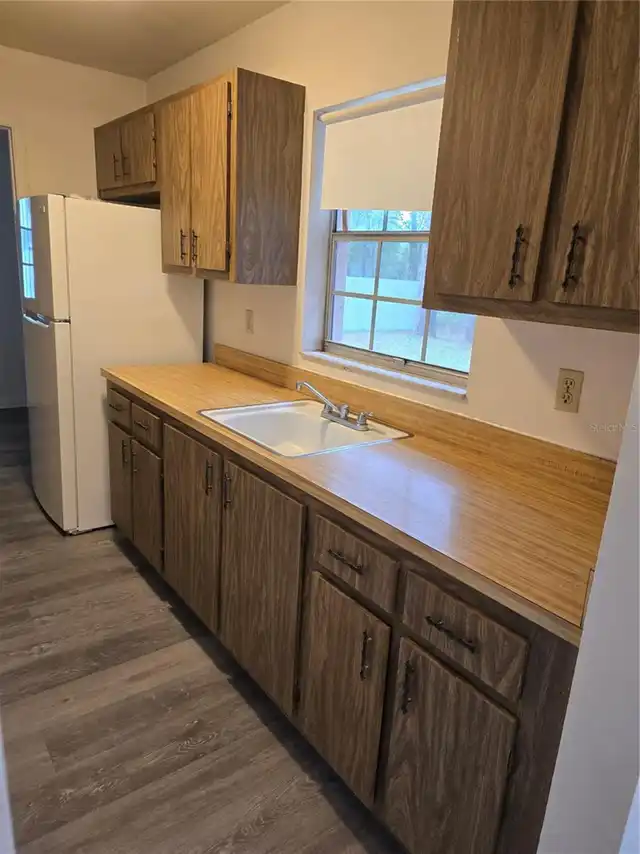 Listing Photo 8