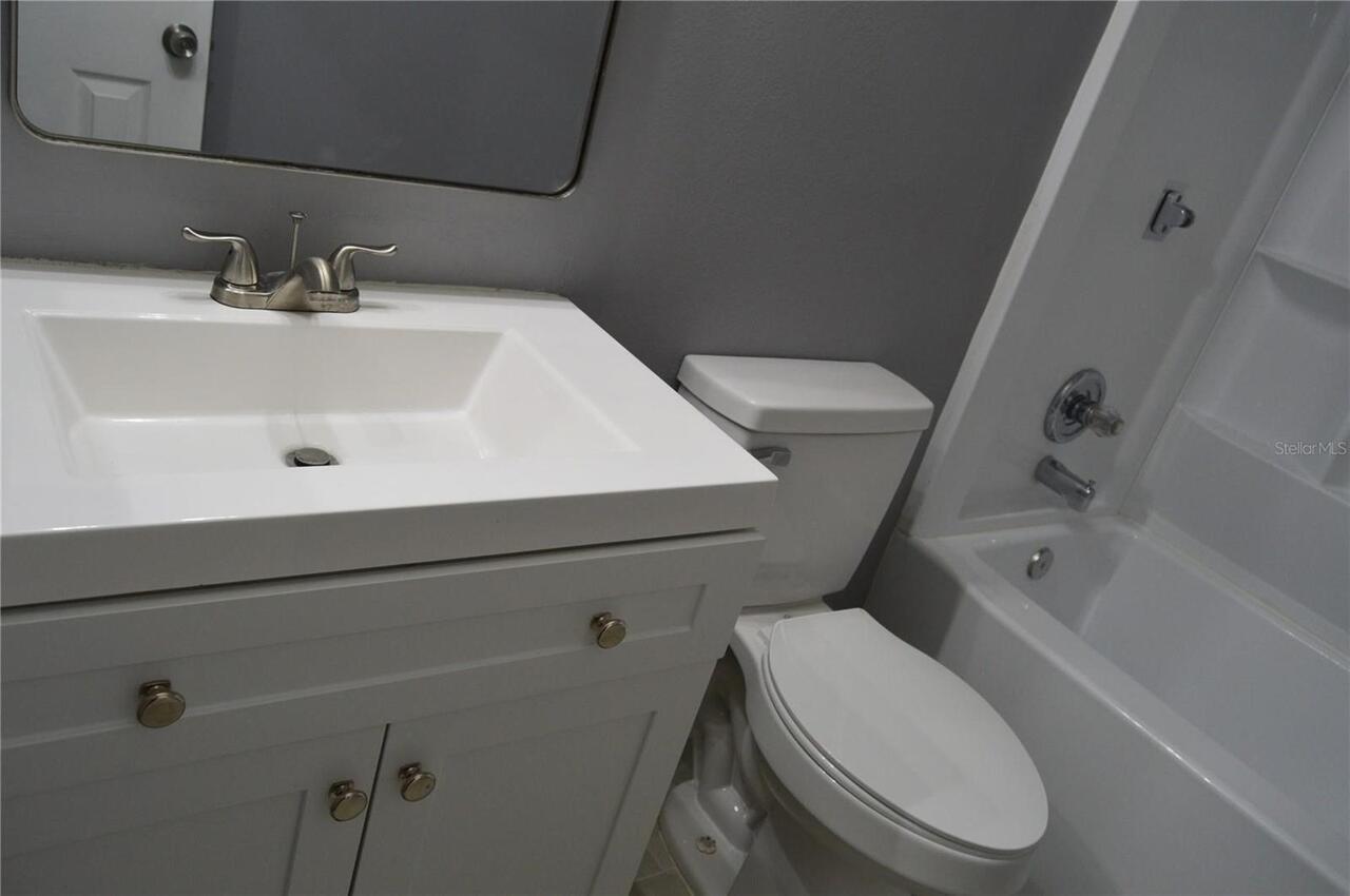 Listing Photo 12