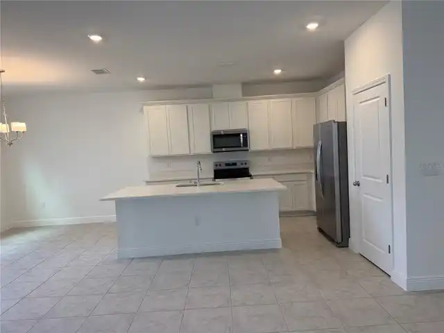 Listing Photo 9