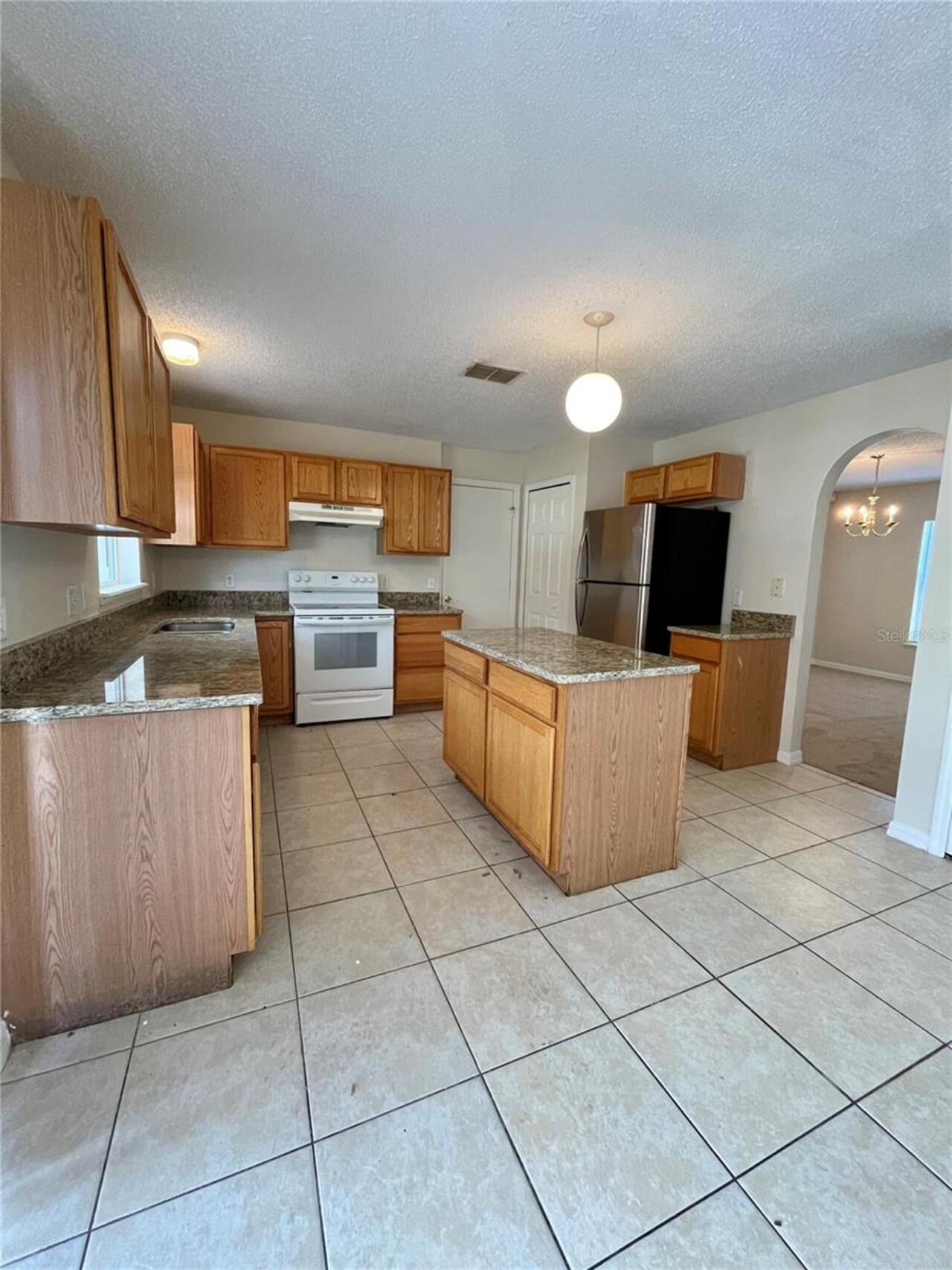 Listing Photo 14