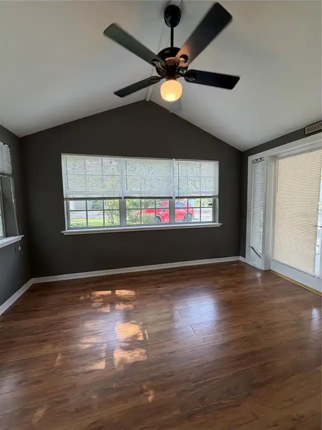 Listing Photo 18