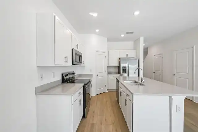 Listing Photo 11