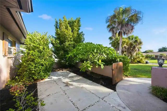 Listing Photo 11