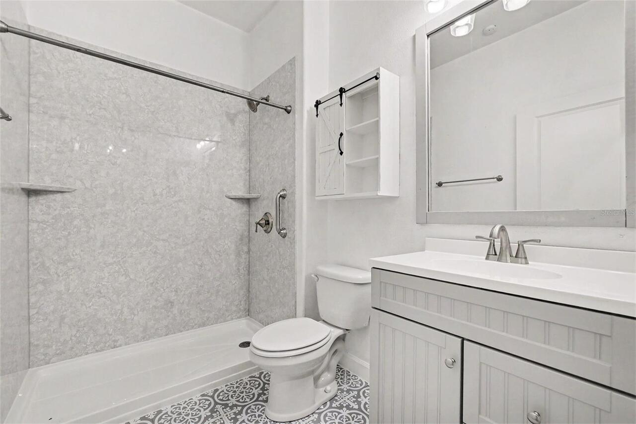 Listing Photo 9