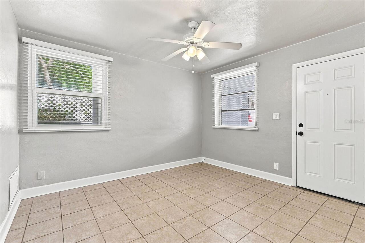 Listing Photo 8