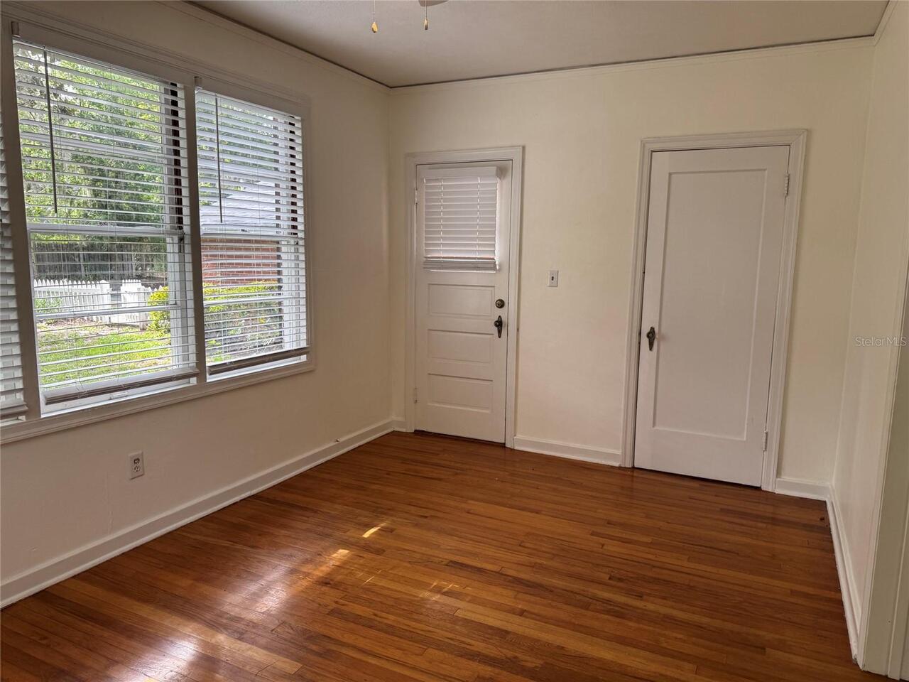 Listing Photo 11