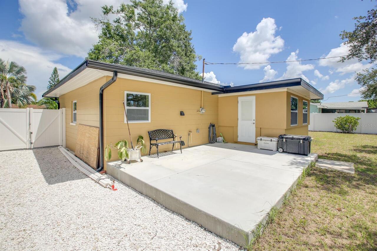 Listing Photo 8