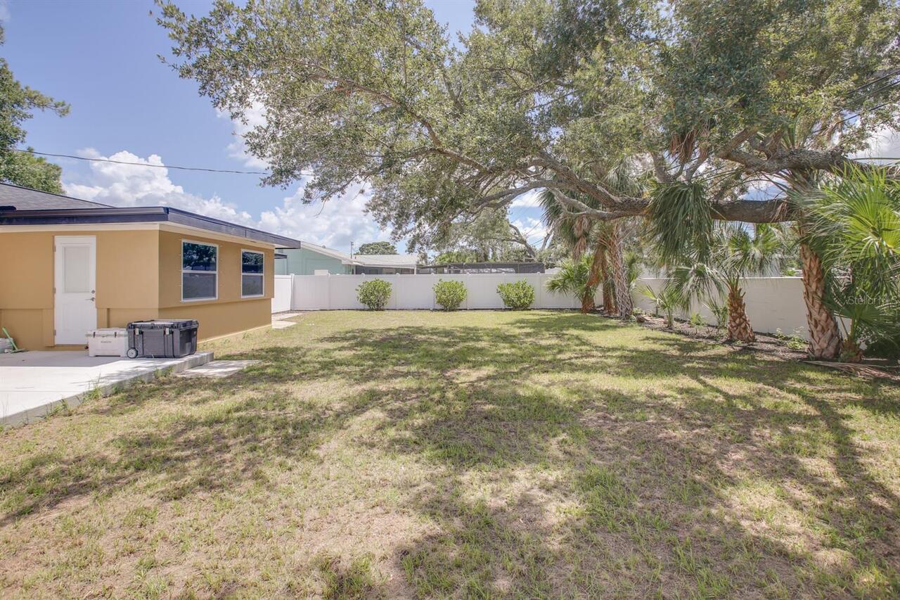 Listing Photo 9