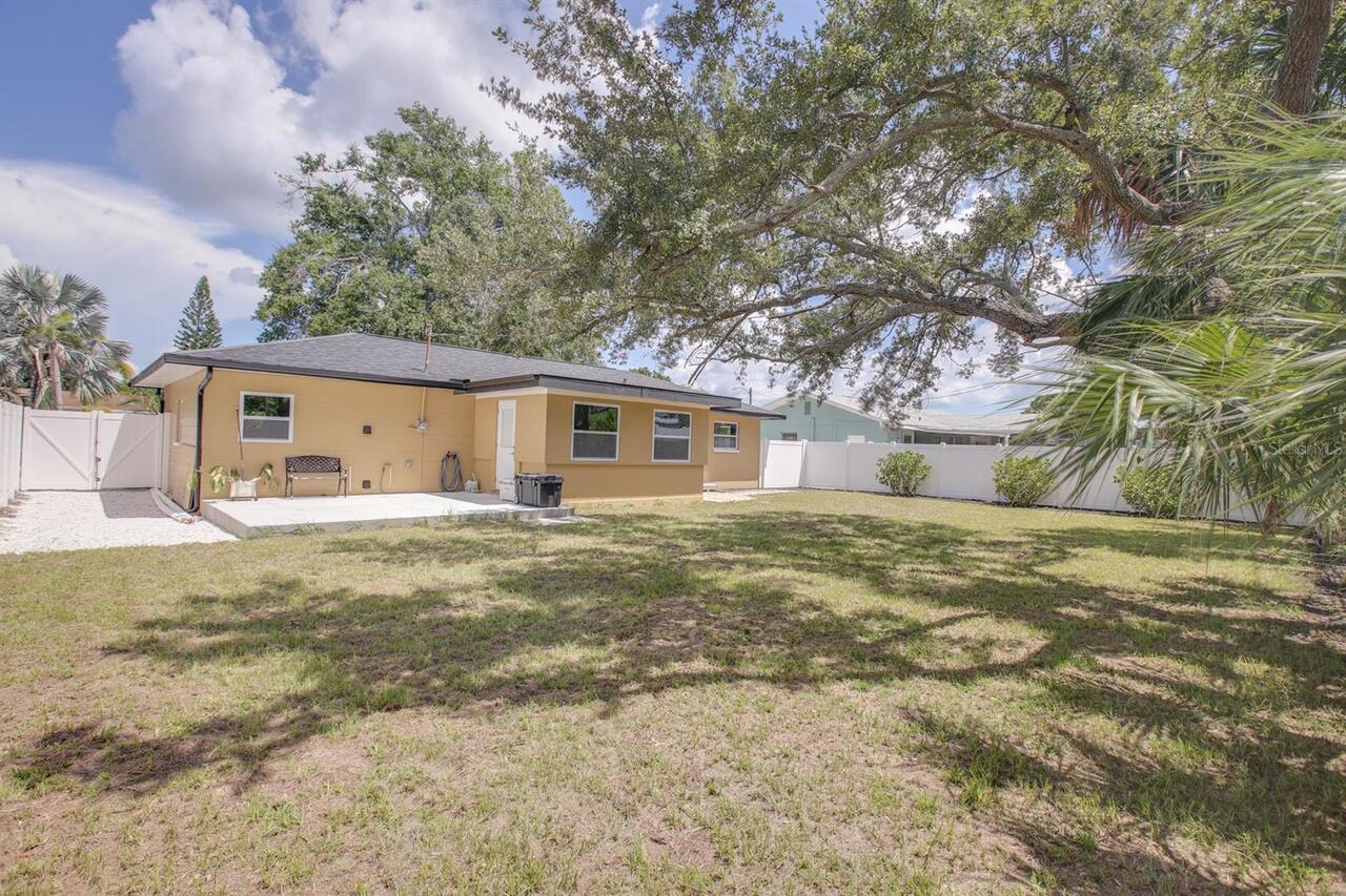 Listing Photo 11