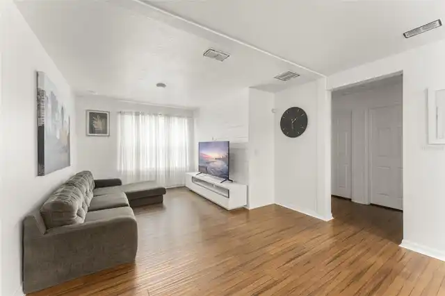 Listing Photo 22