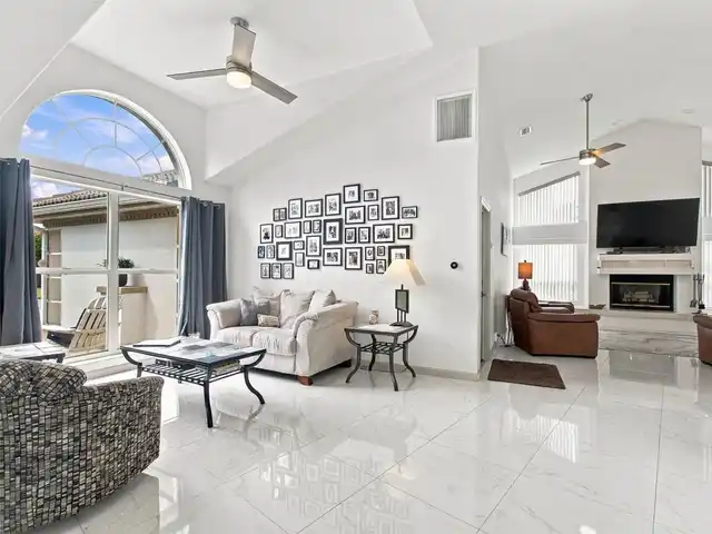 Listing Photo 8