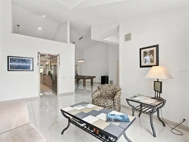 Listing Photo 11