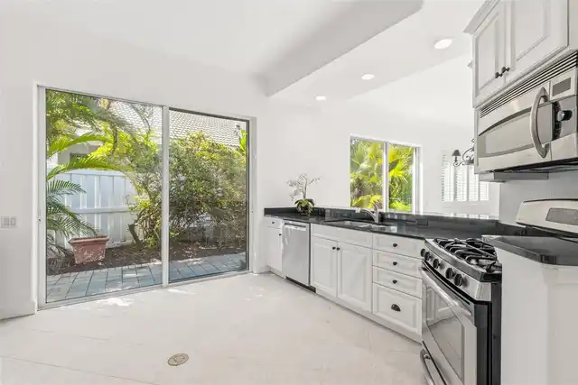 Listing Photo 18