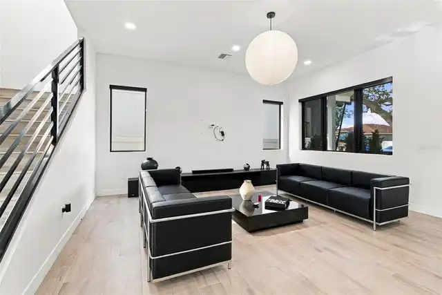 Listing Photo 7