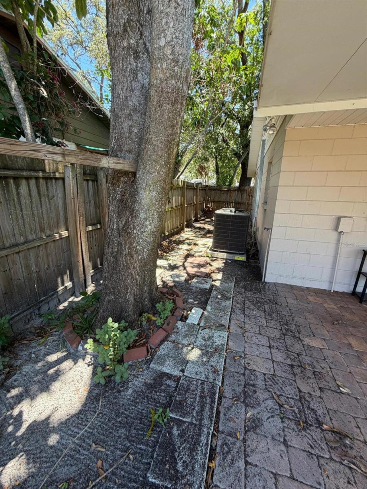 Listing Photo 11