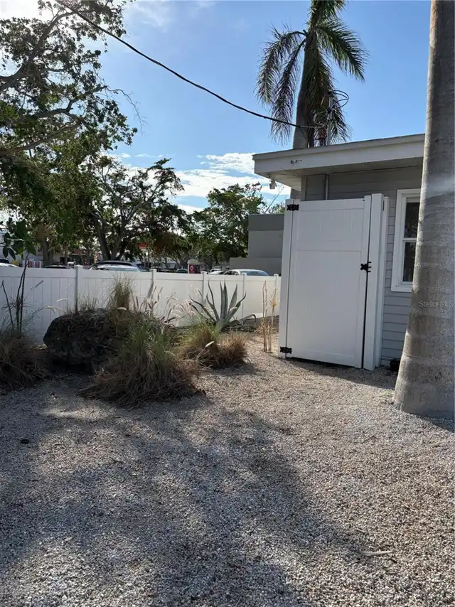 Listing Photo 18
